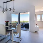 Skyline Luxe