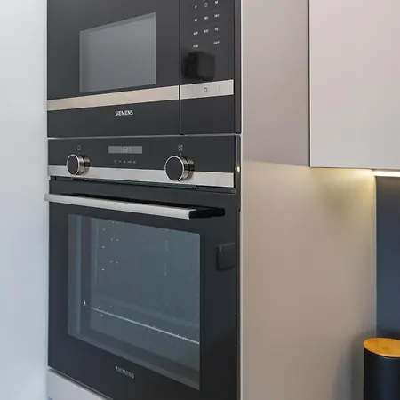 Skyline Luxe Apartment *