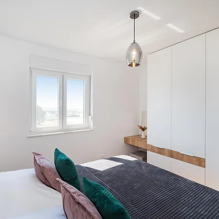 Skyline Luxe Apartment *