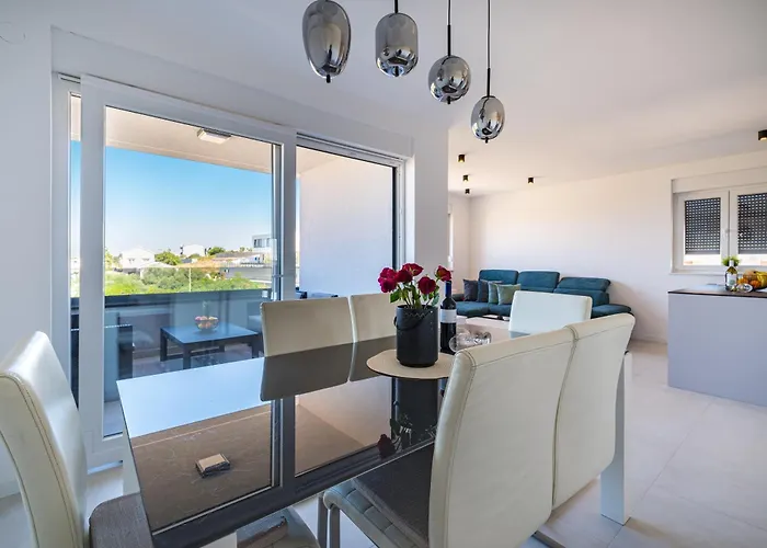 Skyline Luxe זאדאר